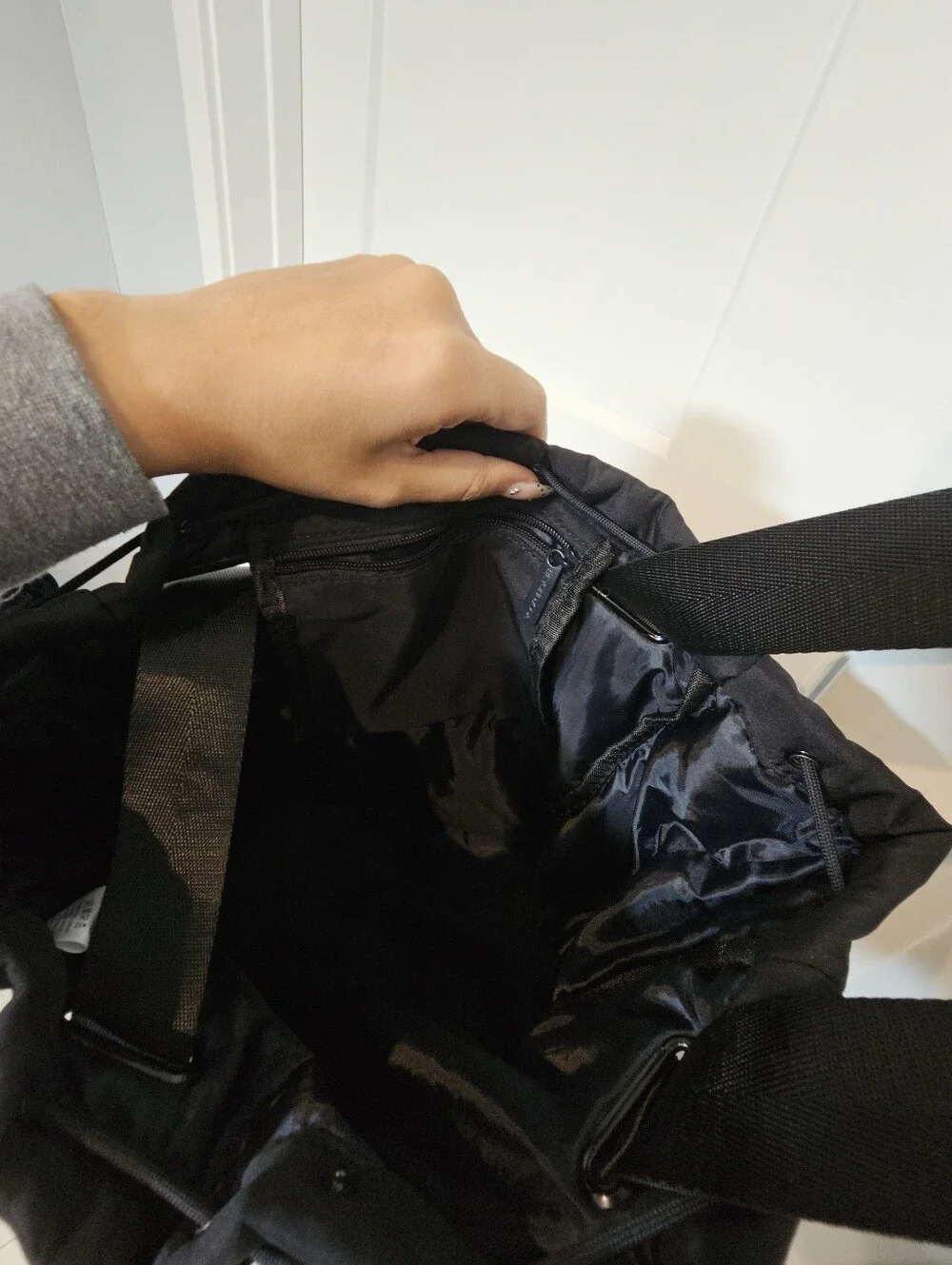 Beyond Yoga Black Drawstring Convertible Backpack/Tote